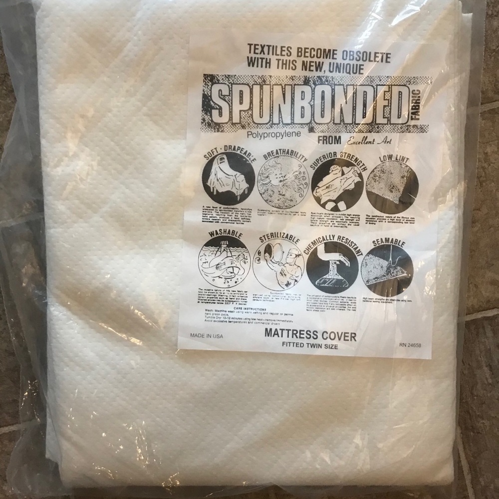NEW Twin Spun Polypropylene Mattress Cover